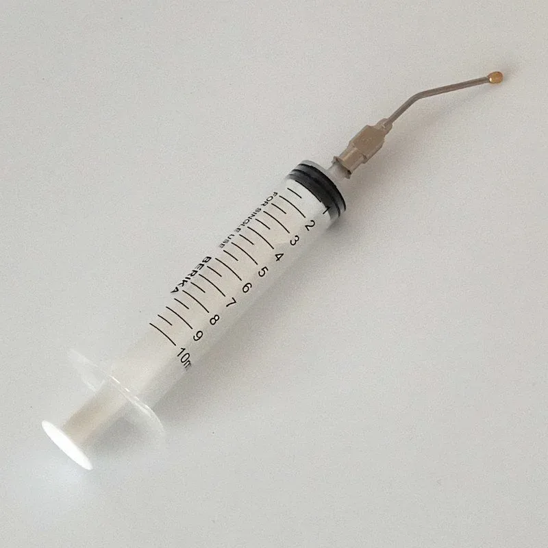 A hand-feeding syringe